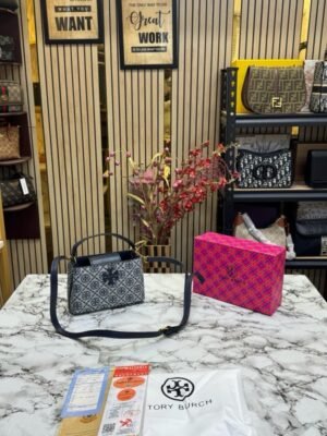 TOR Y BURCH HANDBAG WITH OG BOX AND DUST BAG PREMIUM QUALITY (BLUE)(MT)