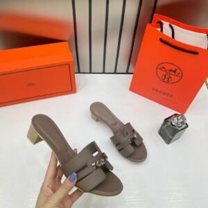 Hermes Oran Khakhi Pump For Her With Original Box And Carry Bag